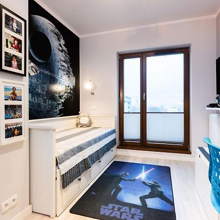 Elegant Business Accommodation With Parking - By Upstairs Krasków Exterior foto