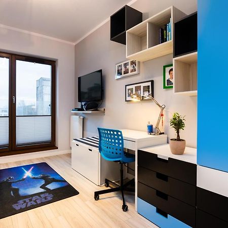 Elegant Business Accommodation With Parking - By Upstairs Krasków Exterior foto