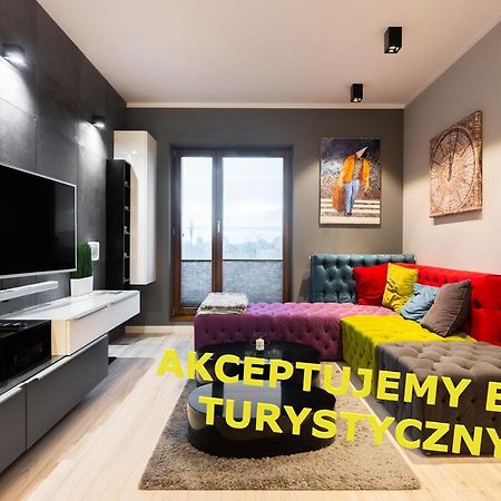 Elegant Business Accommodation With Parking - By Upstairs Krasków Exterior foto