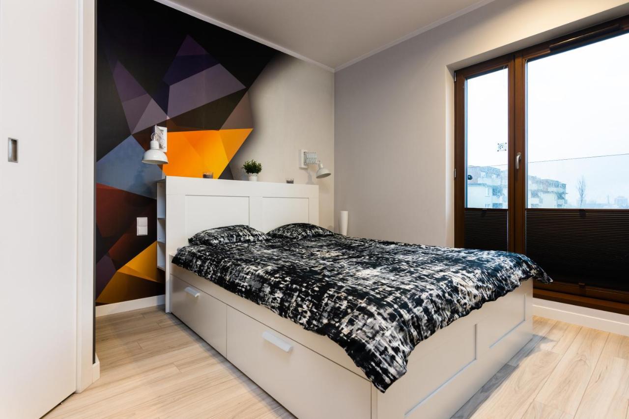 Elegant Business Accommodation With Parking - By Upstairs Krasków Exterior foto