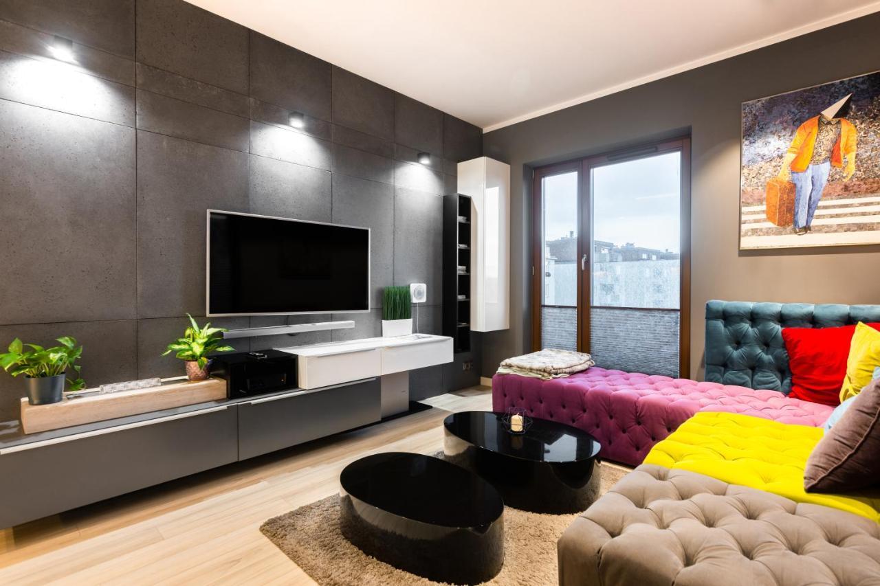Elegant Business Accommodation With Parking - By Upstairs Krasków Exterior foto